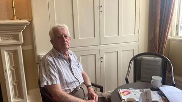 Chat Cafe Warminster GB Photo Small