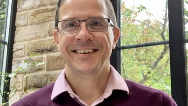 Richard Harries Headshot